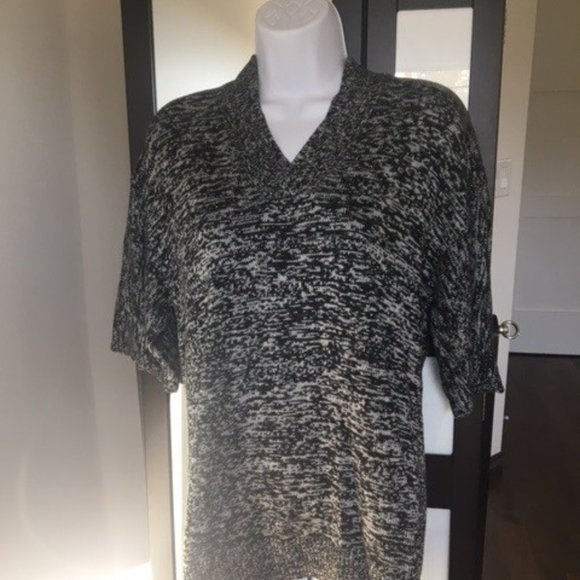 Halston Sweater, short sleeve, size S. Super comfortable and versitile - Picture 1 of 5
